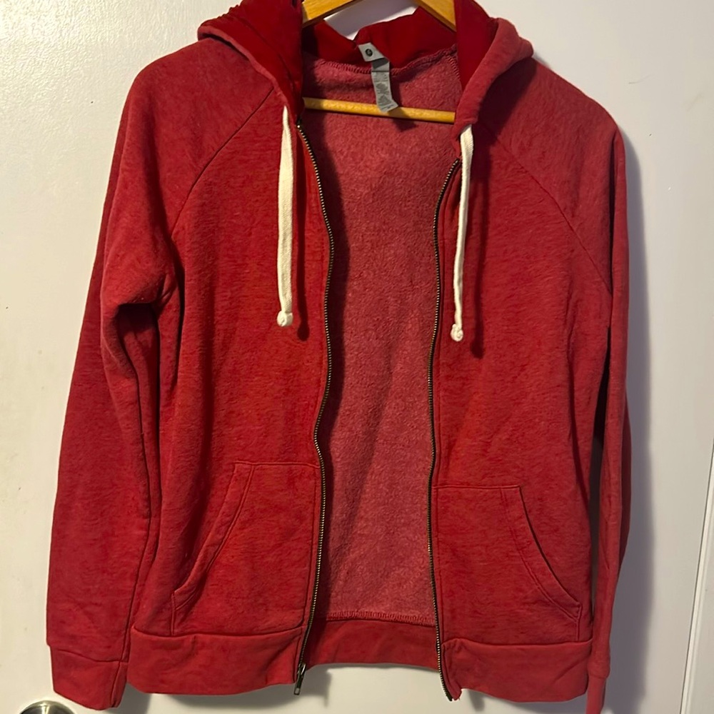 🚨PART OF 4 for 10🚨 Women’s maroon zip up sweater with hoodie